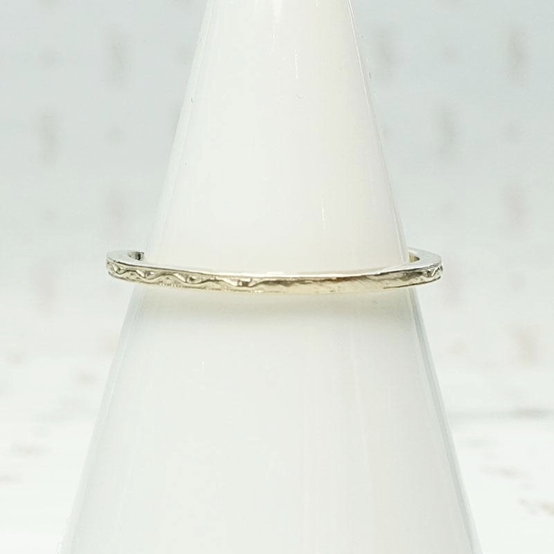 Pale Gold Curved Band Vine & Berries