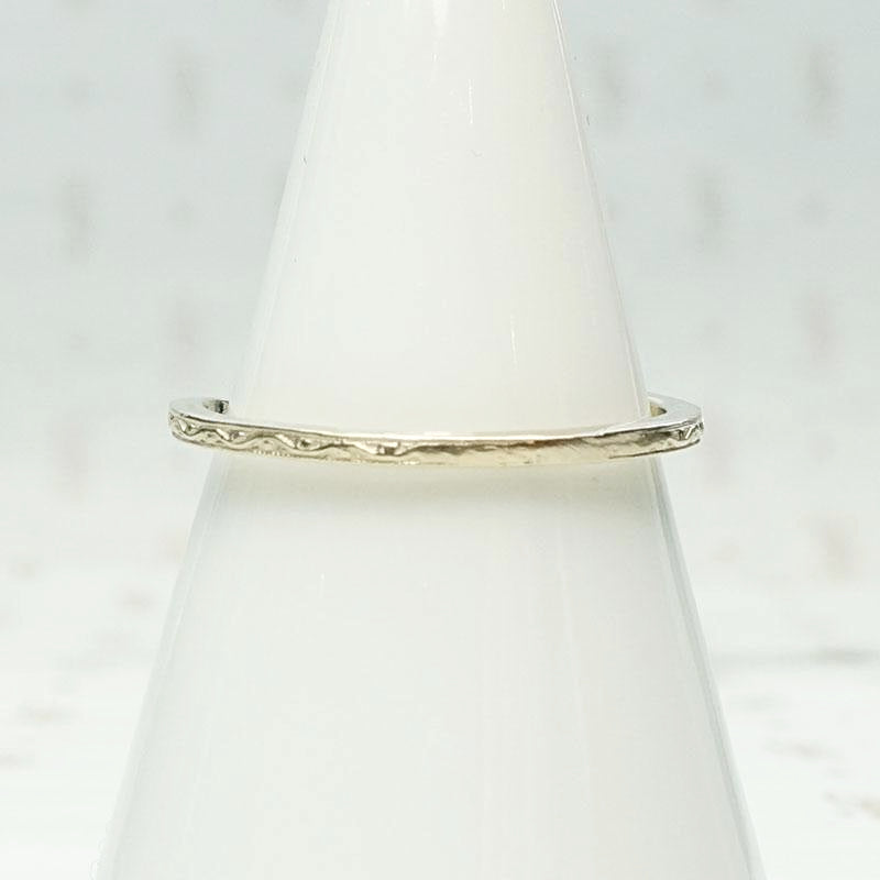 Pale Gold Curved Band Vine & Berries