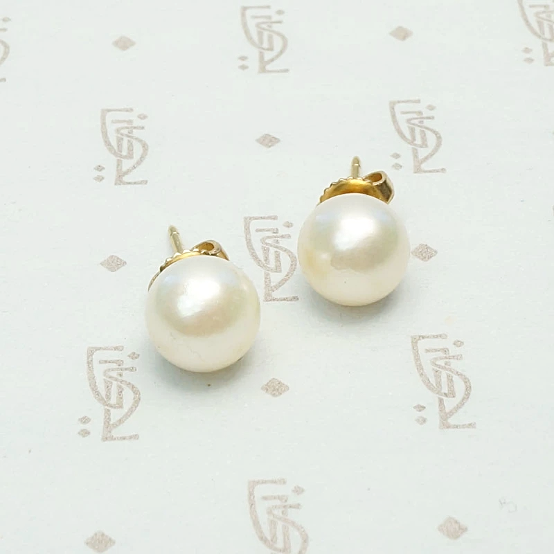Vintage 8.9mm Creamy Pearl Stud Earrings