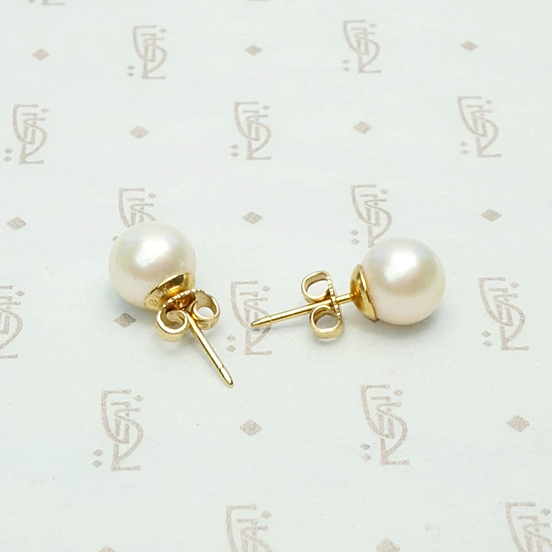Vintage 8.9mm Creamy Pearl Stud Earrings