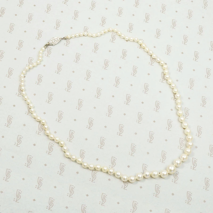 Graduated Pearl Necklace with Diamond Clasp