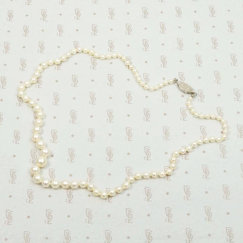 Graduated Pearl Necklace with Diamond Clasp