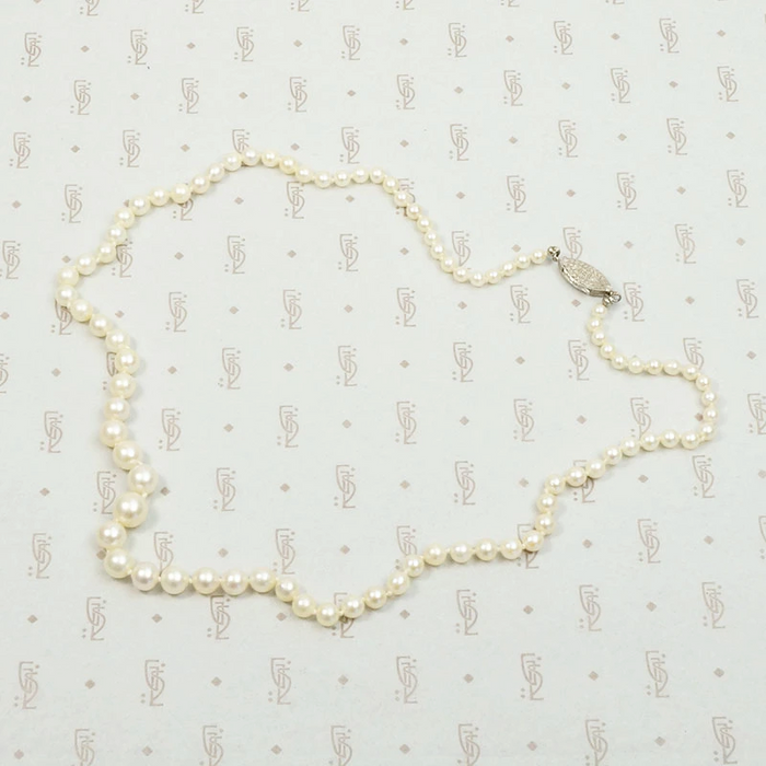 Graduated Pearl Necklace with Diamond Clasp