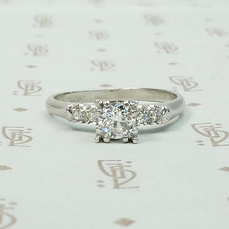 Timeless & Elegant Platinum Diamond Engagement Ring