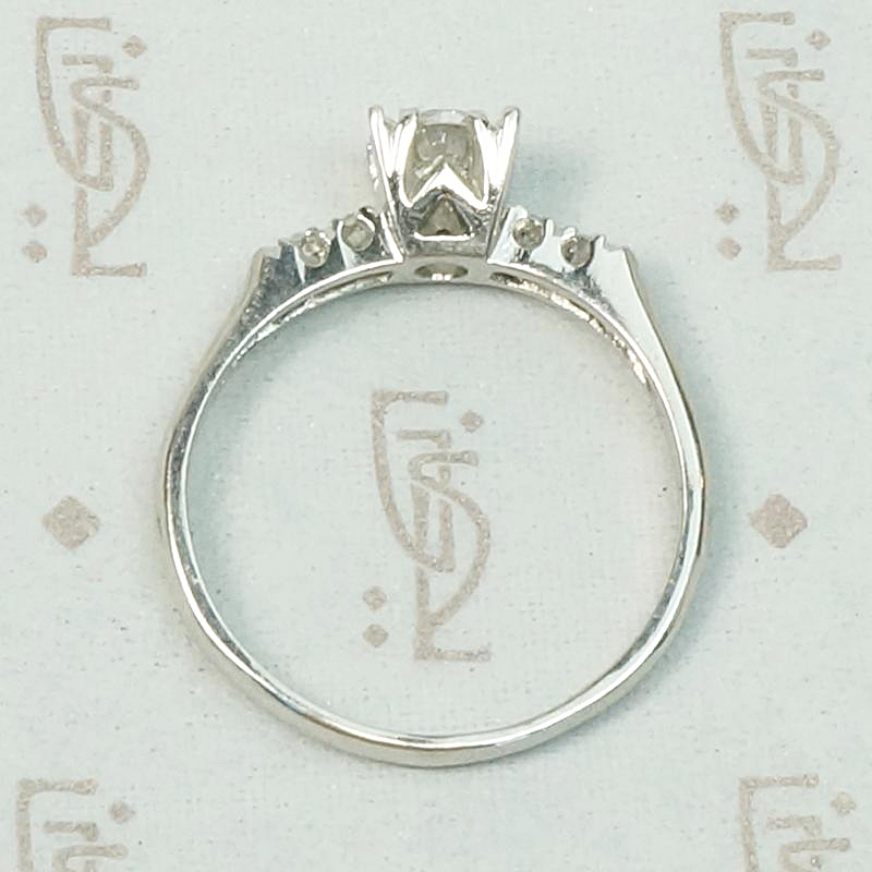 Timeless & Elegant Platinum Diamond Engagement Ring