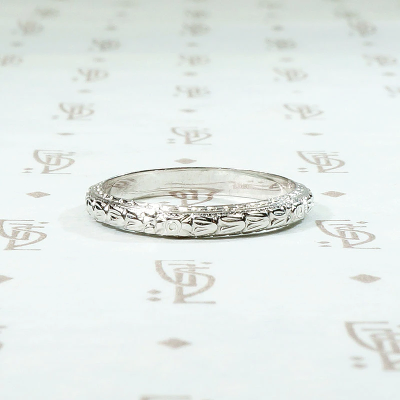 Crisply Engraved White Gold Floral Band