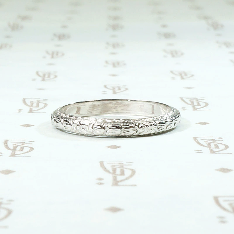 Crisply Engraved White Gold Floral Band