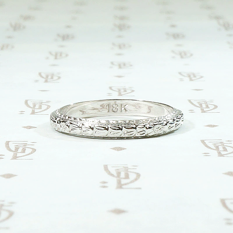 Crisply Engraved White Gold Floral Band