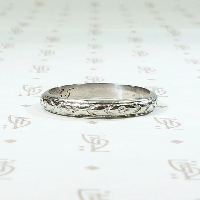 Subtle 18k White Gold Floral Band