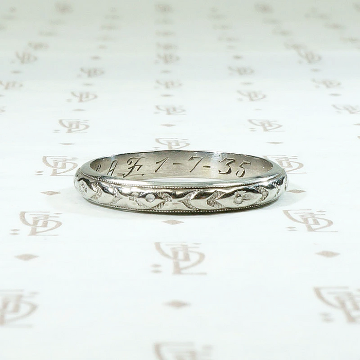 Subtle 18k White Gold Floral Band