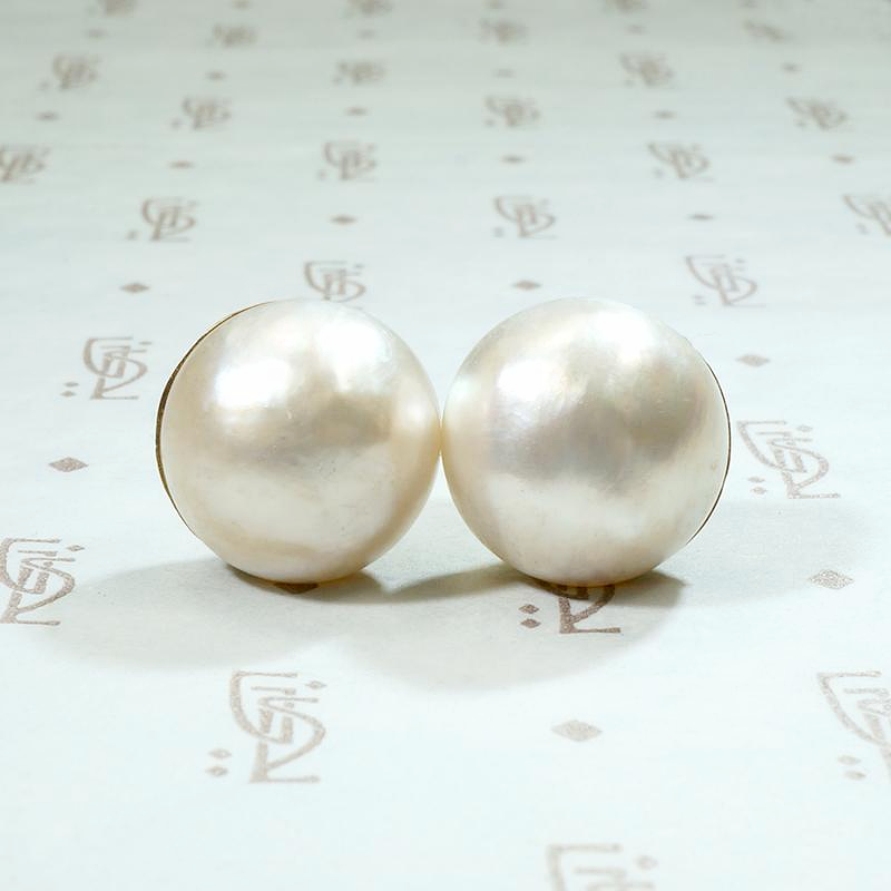 Opulent Mabé Pearls Studs in 18k Gold