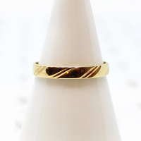 Stylish 1970s 18k Band with Diagonal Stripes