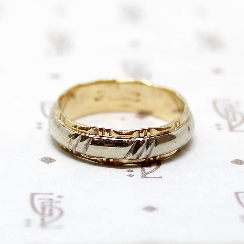 Romantic Ruffled Two Tone Gold Wedding Band