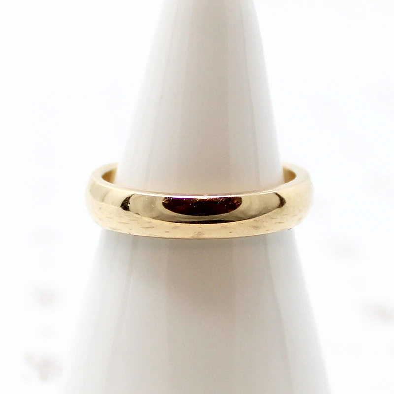 Smooth & Shiny 1950s Half Round Gold Band