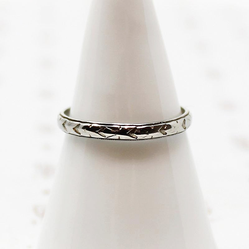 Geometric Arrow Patterned White Gold Band by Belais