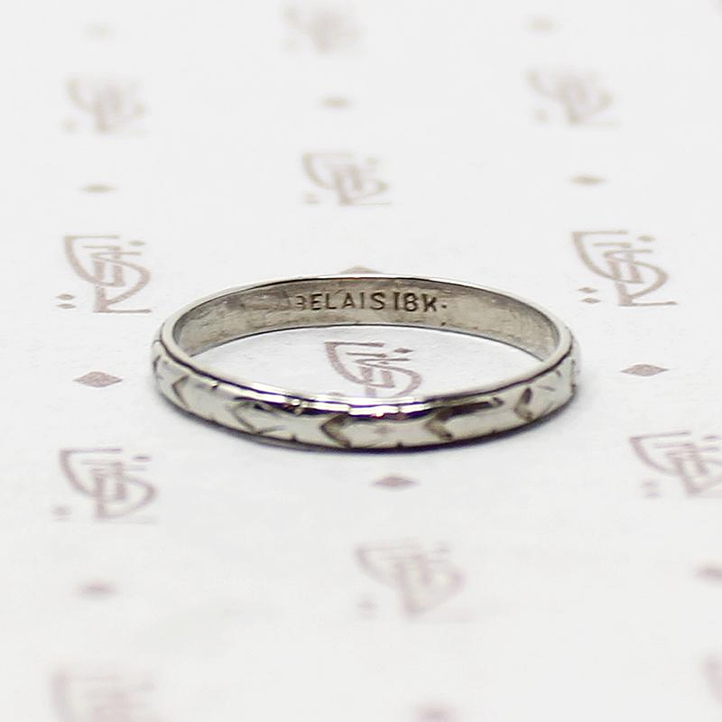 Geometric Arrow Patterned White Gold Band by Belais