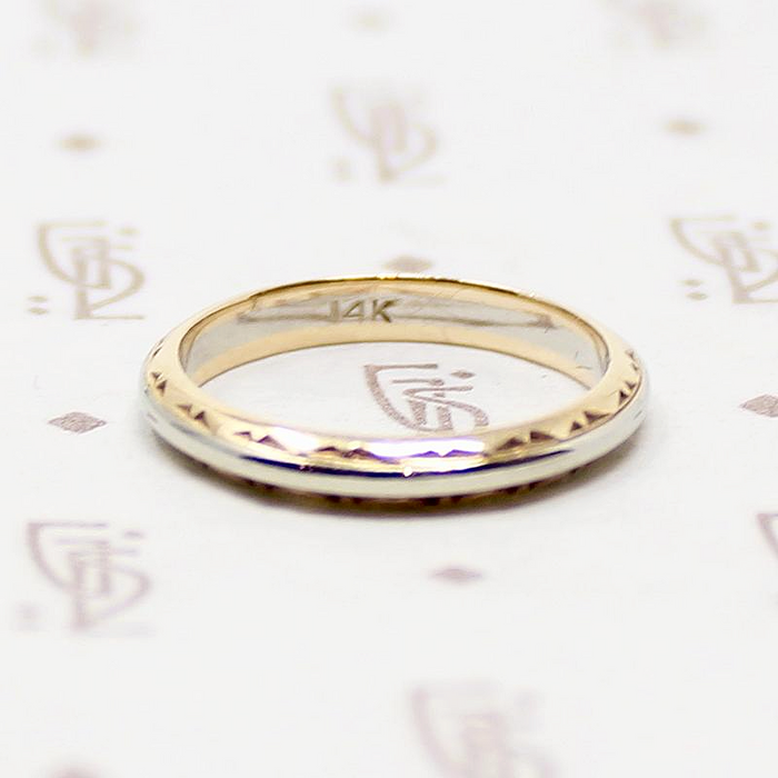 Fantastic Sculpted Two-Tone Gold Deco Band