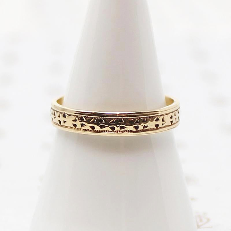 Cuneiform-Like Sculpted Gold Wedding Band