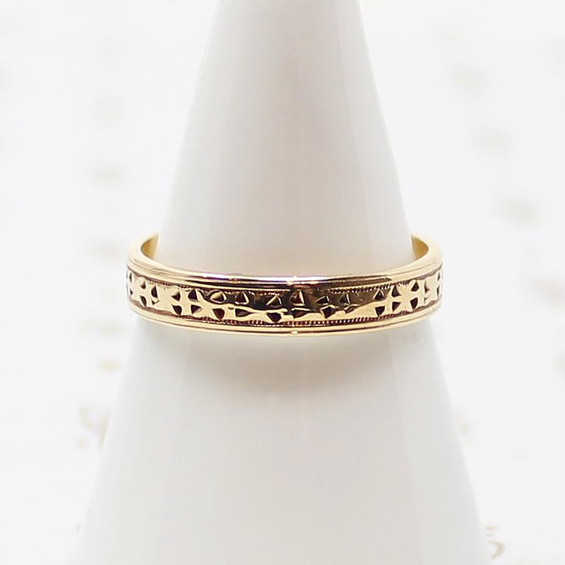 Cuneiform-Like Sculpted Gold Wedding Band