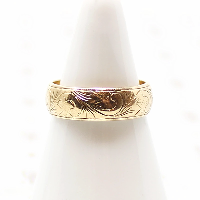 Romantically Engraved Vintage Gold Wedding Band