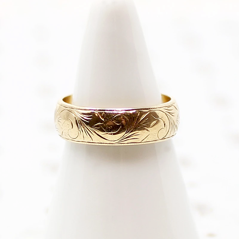 Romantically Engraved Vintage Gold Wedding Band
