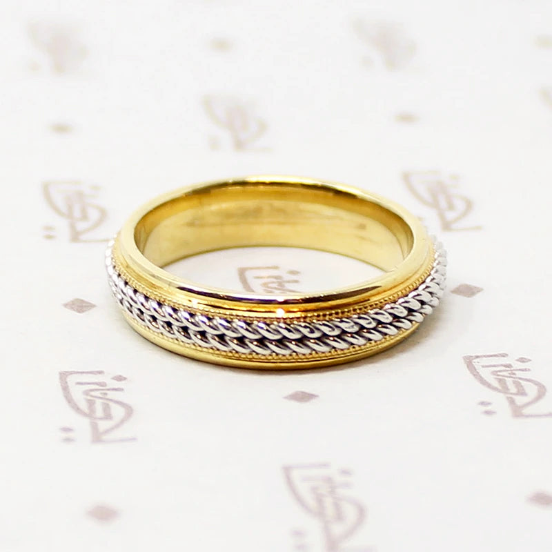Luxurious 18k Gold Band with Platinum Rope Detail