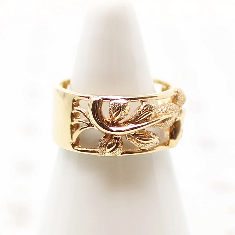 Sculpted Leaves Open Work Gold Band