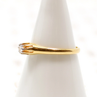 Petite 18ct Gold & Platinum Diamond Solitaire Engagement Ring