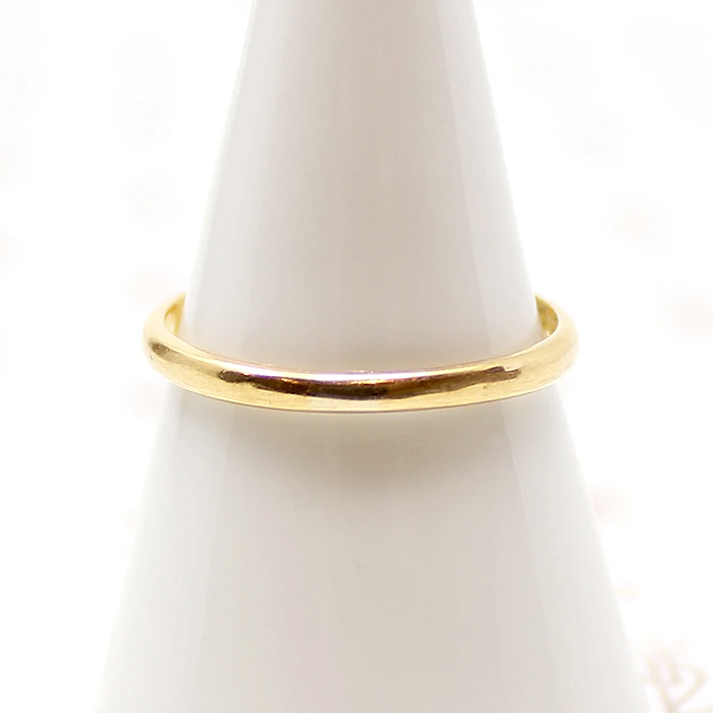 Petite 18ct Gold & Platinum Diamond Solitaire Engagement Ring