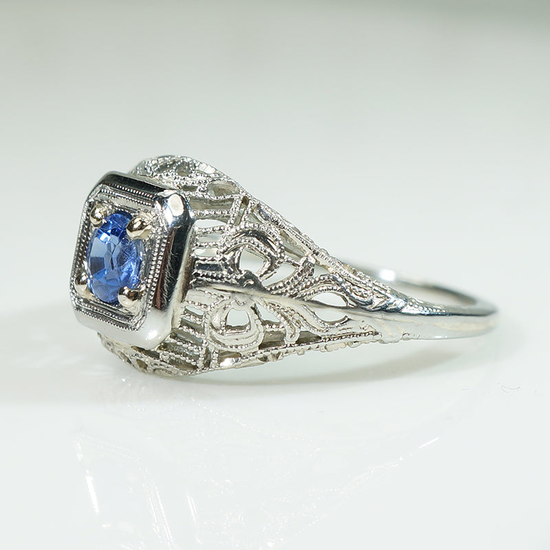 Lovely Sapphire White Gold Filigree Ring