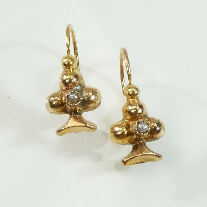 Wee French "Clubs" Earbobs in Gold & Pearls