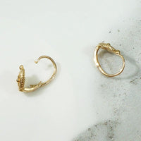 Darling French Heart Earbobs in 18k Gold
