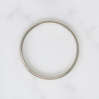 Tasteful 18k White Gold Wedding Band