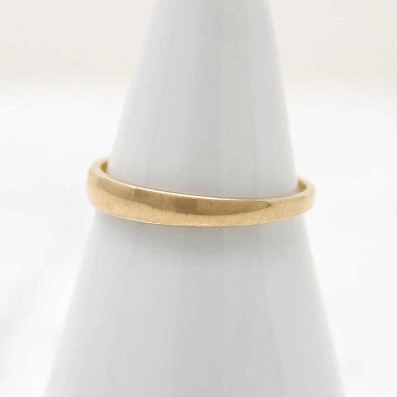 Subtle Tapered Gold Wedding Band