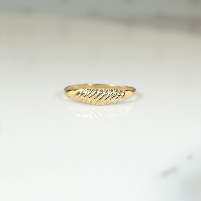 Tiny Gold Seashell Ring
