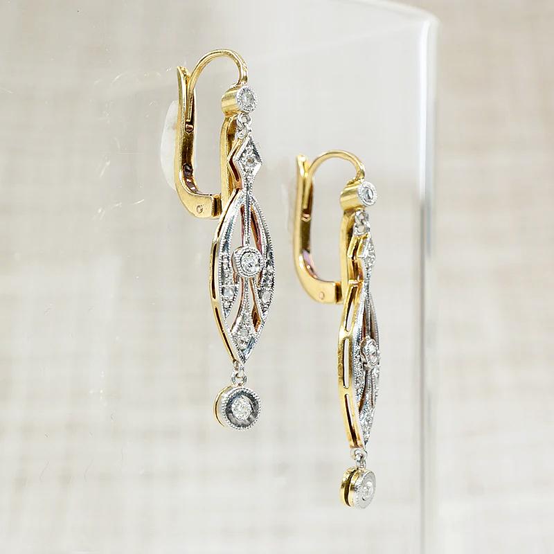 Edwardian Dream Earrings in Platinum 18k & Diamonds
