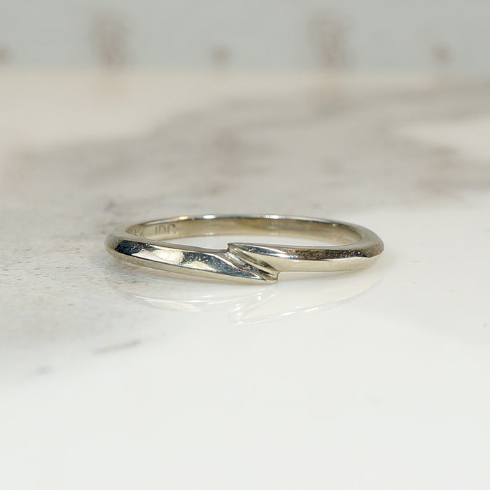 Simple Crossover White Gold Band