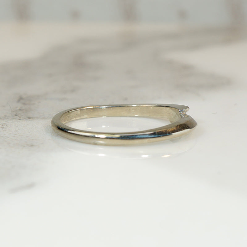 Simple Crossover White Gold Band