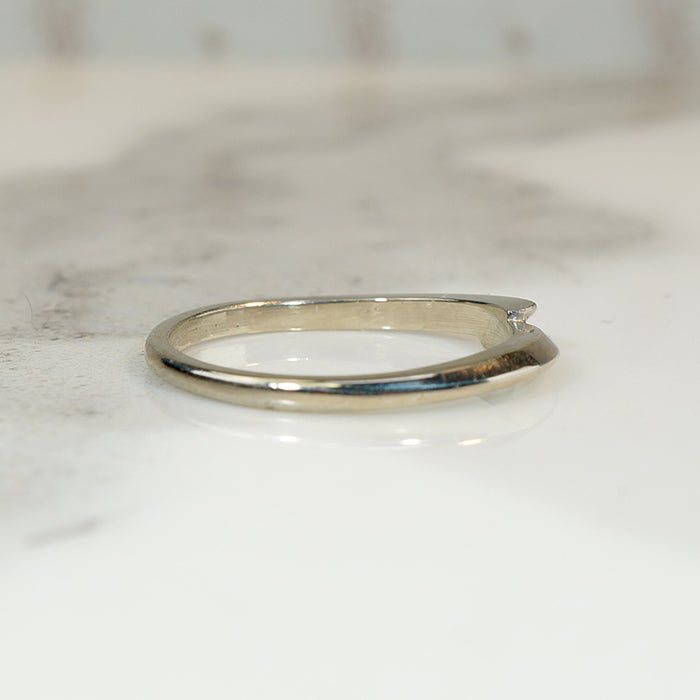 Simple Crossover White Gold Band