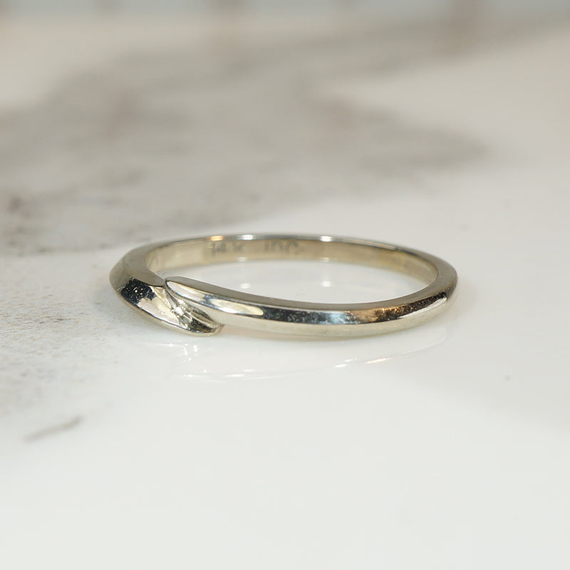 Simple Crossover White Gold Band