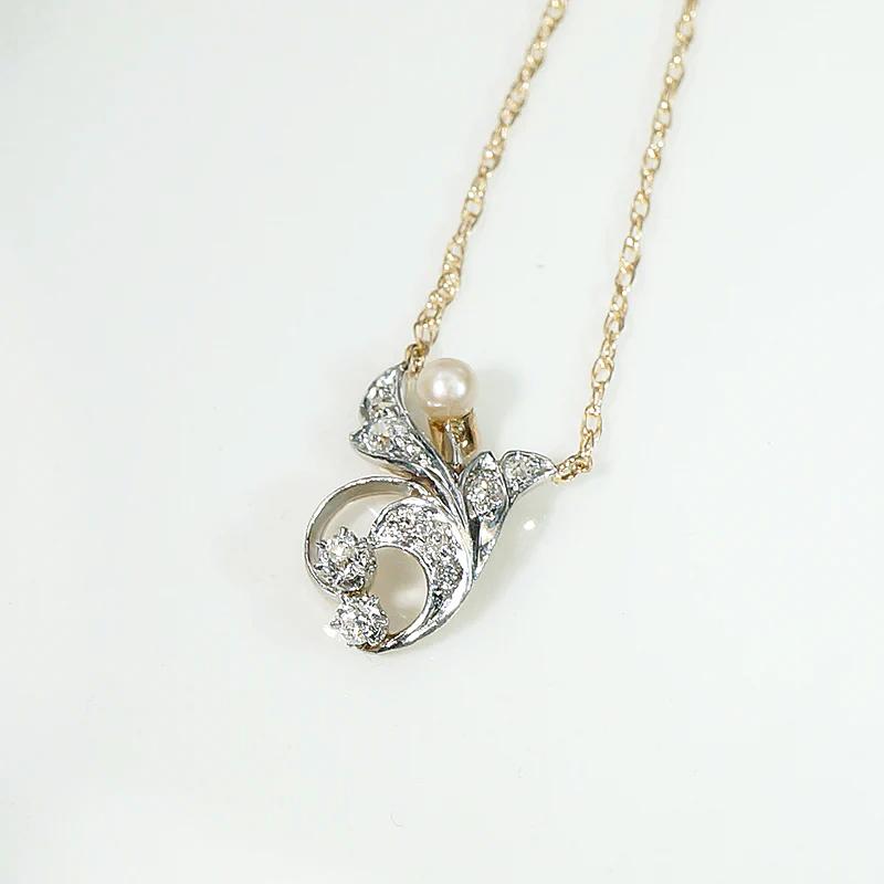 Jaunty Diamond & Pearl Foliate Necklace