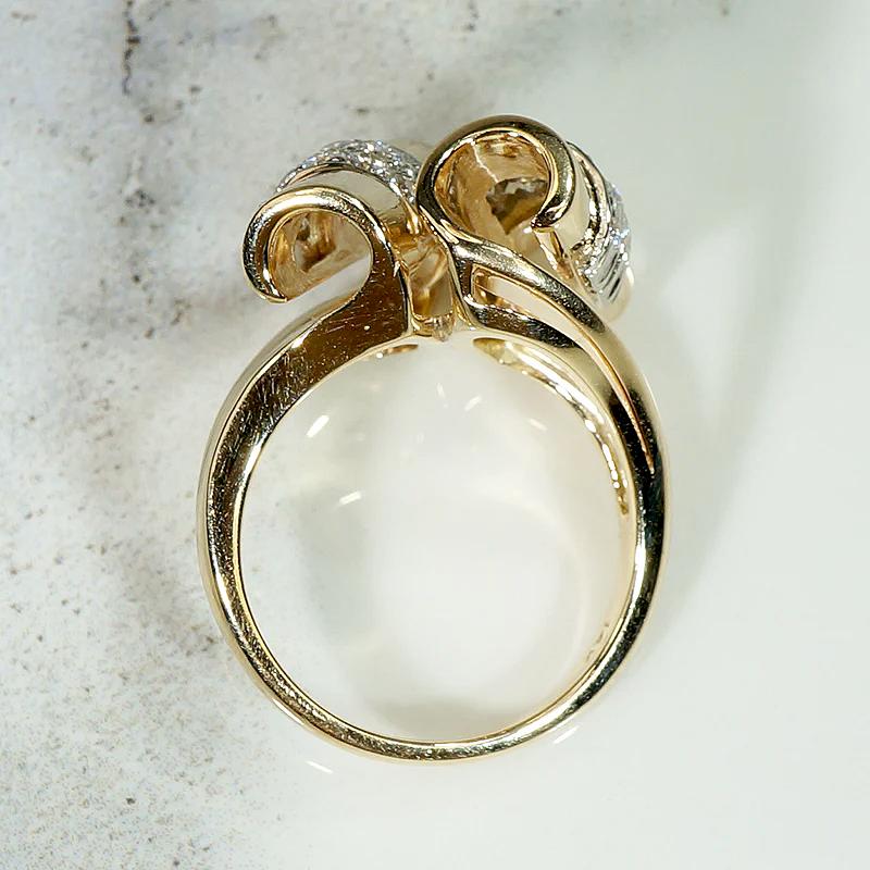 Gorgeous Retro Scrolled Diamond & Gold Ring