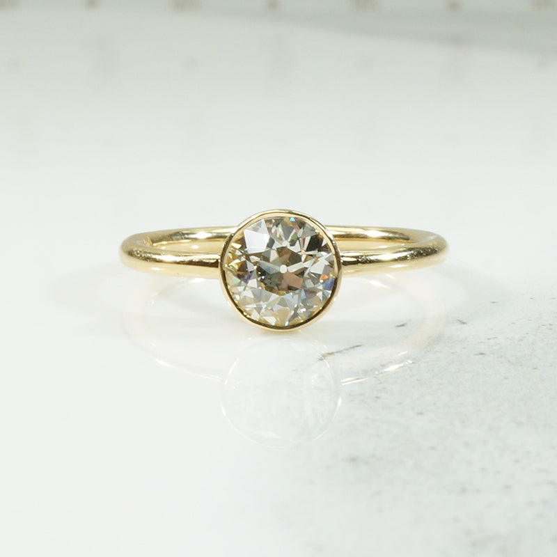 OEC 18k Yellow Gold Solitaire