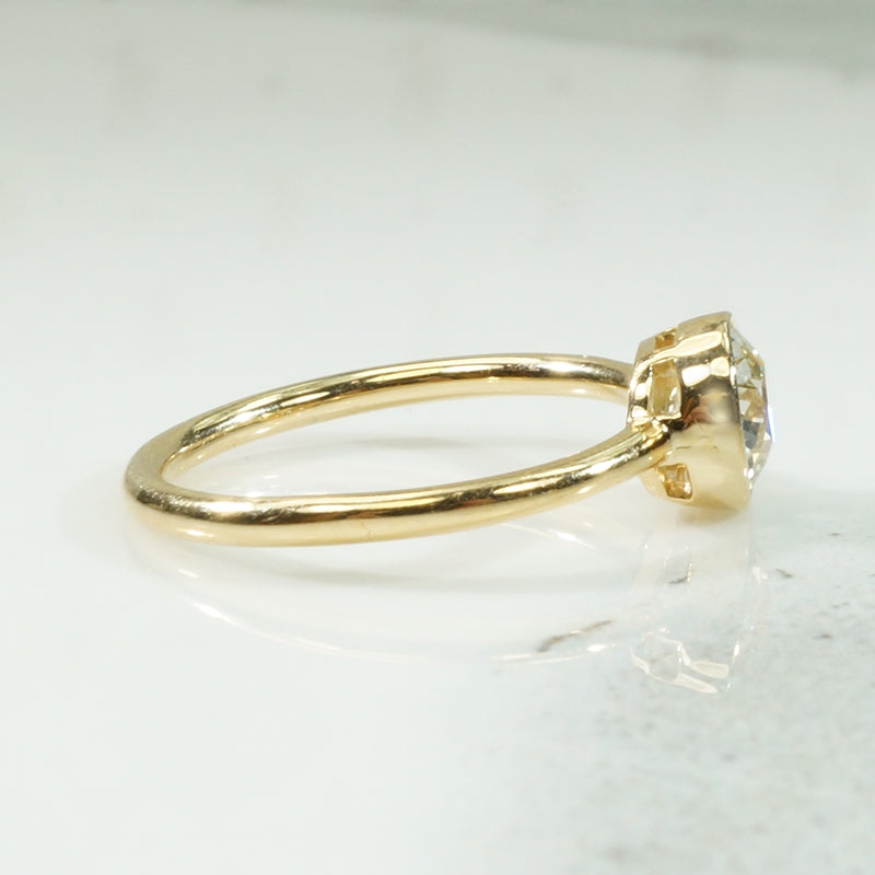 OEC 18k Yellow Gold Solitaire