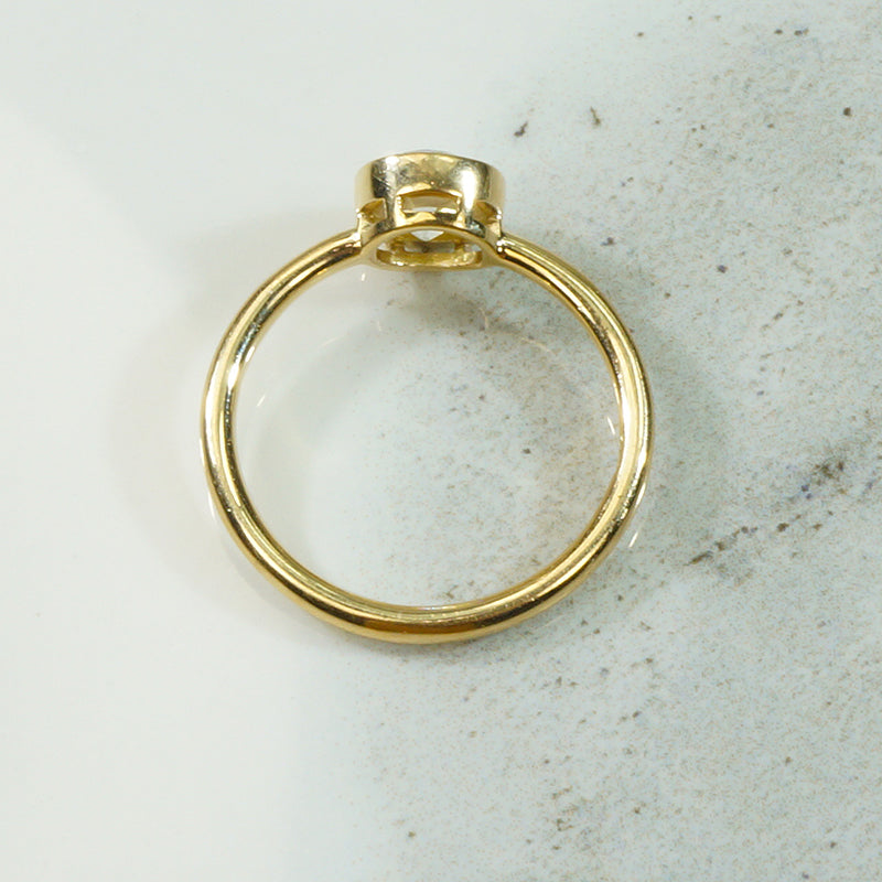 OEC 18k Yellow Gold Solitaire
