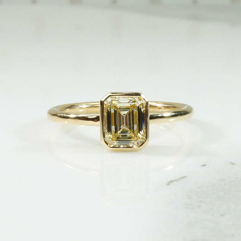 18k Yellow Gold Emerald Cut Solitaire