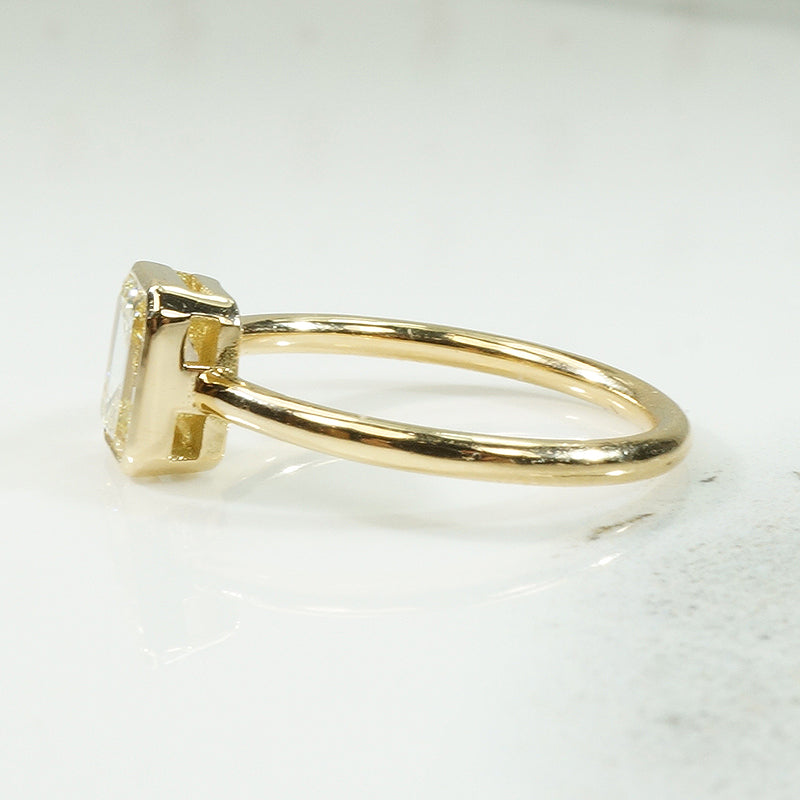 18k Yellow Gold Emerald Cut Solitaire