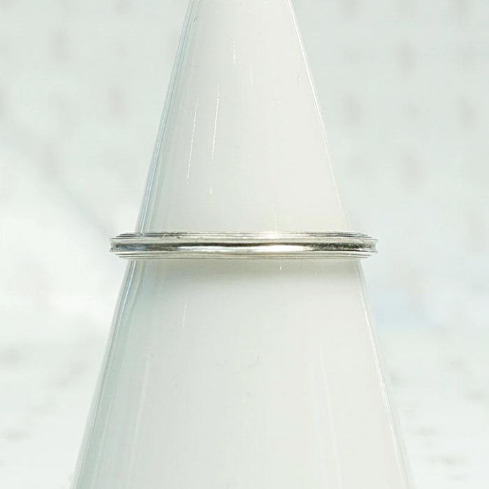 Sleek Grooved Vintage Platinum Band
