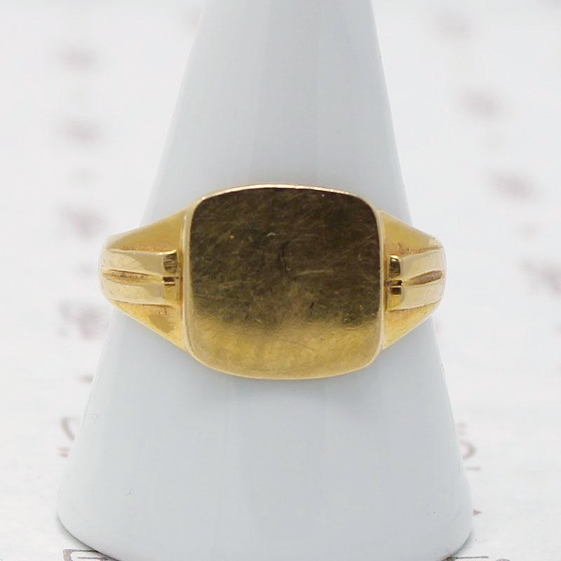 Vintage 1940s 18k Gold Signet Ring