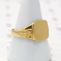 Vintage 1940s 18k Gold Signet Ring